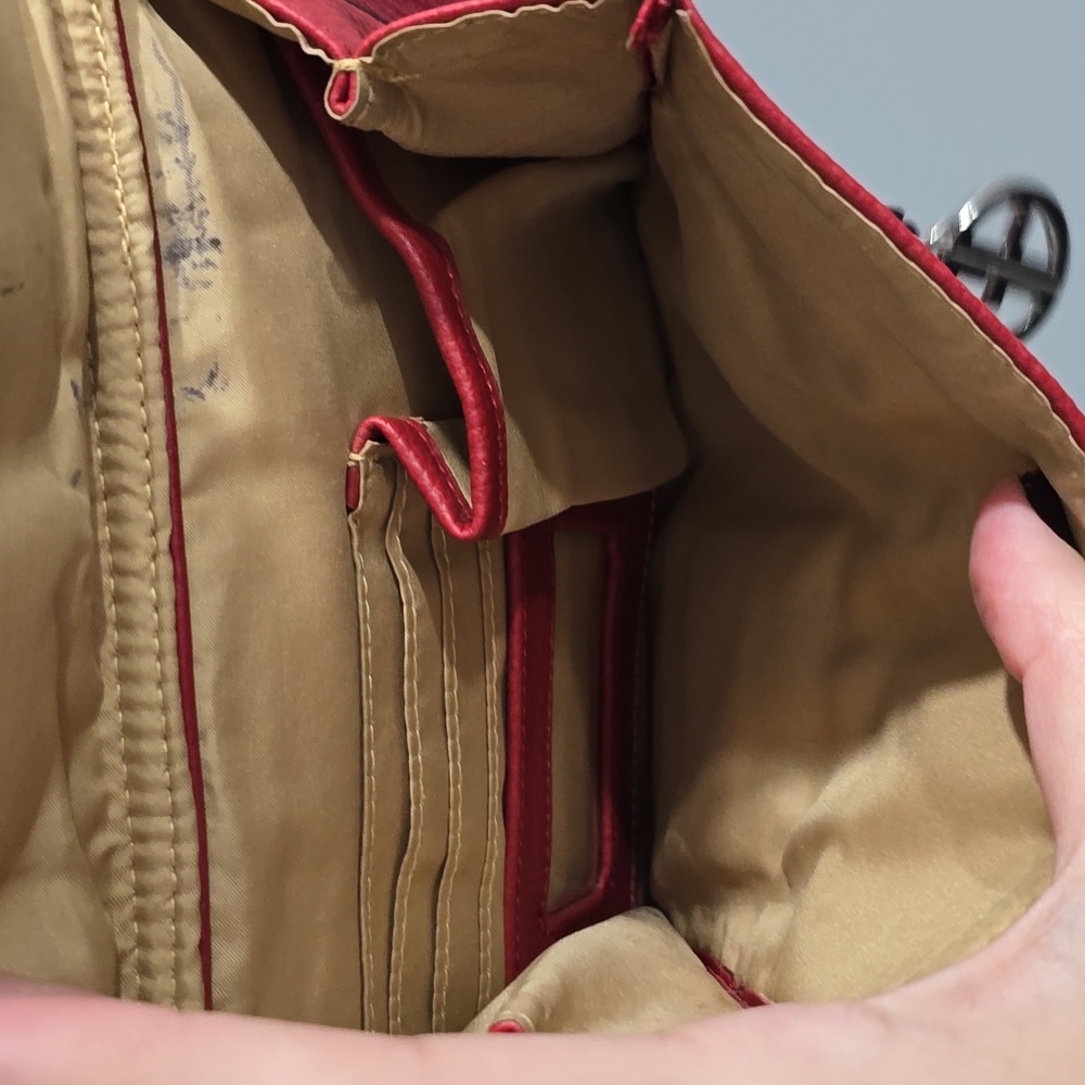 Giani Bernini Leather Red Shoulder Bag. - Picture 5 of 16